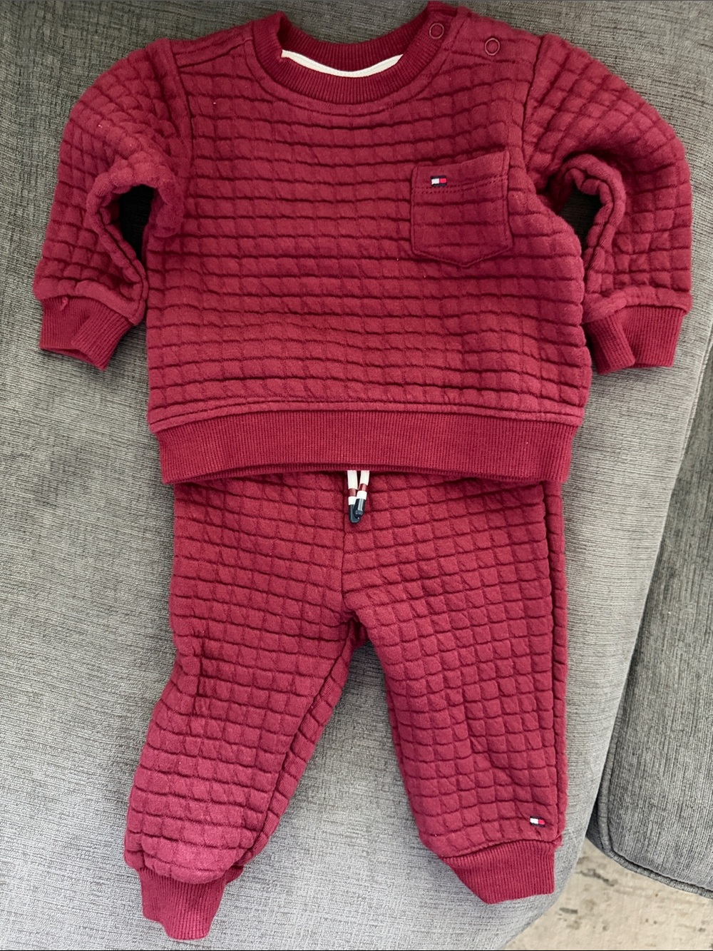 Brand New Tommy Hilfiger Quilted Burgundy Sweatshirt & Joggers Set